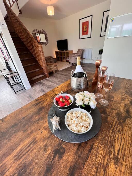 *Brand New* Luxury Country Lodge Burnham-on-Crouch Buitenkant foto